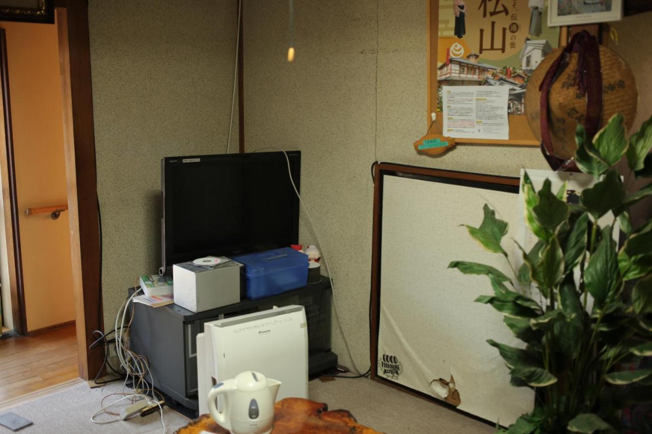 Hojo Suigun Youth Hostel Matsuyama  Buitenkant foto